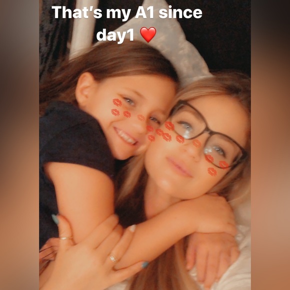 Meet your Posher, Aurora - Picture 1 of 9